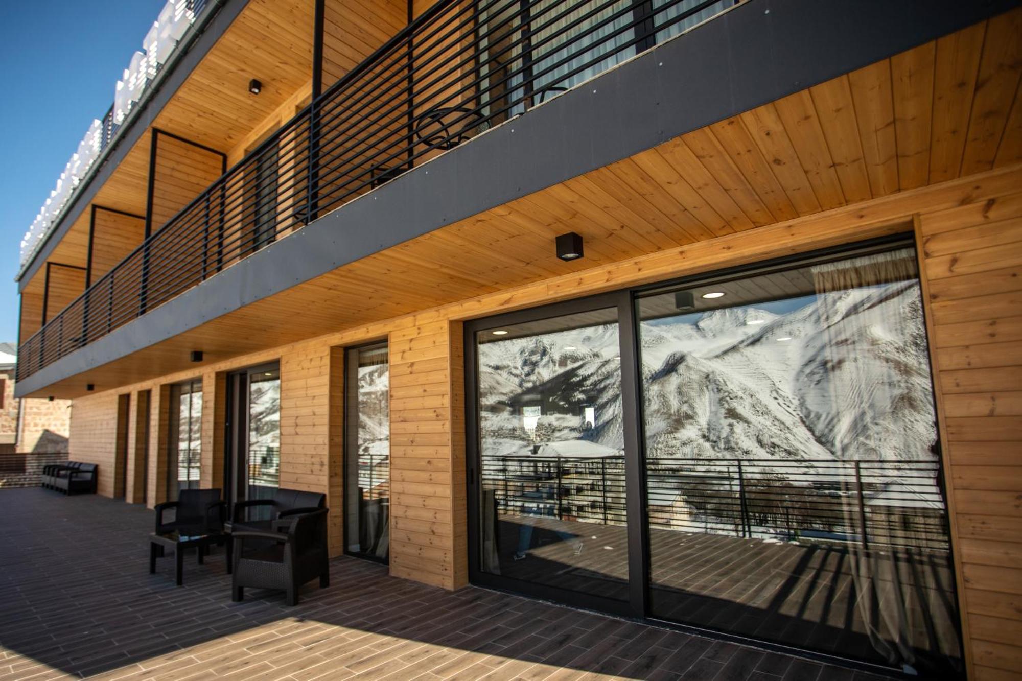 Kazbegi Hotel Grand View Eksteriør billede